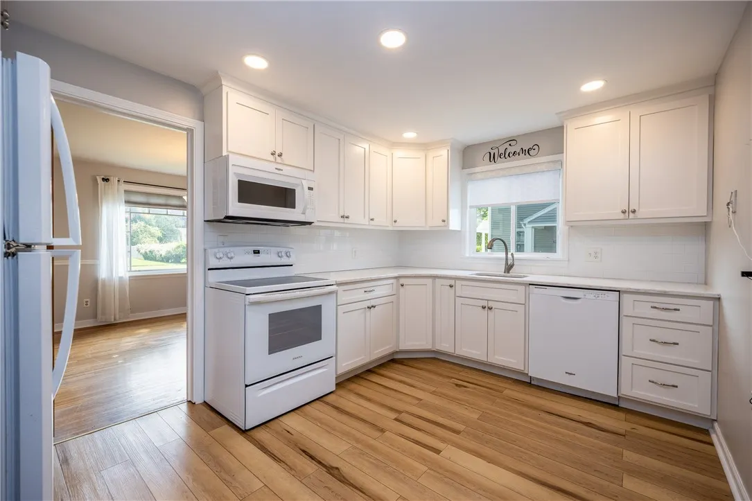 1711 N Winton Road, Irondequoit, New York 14609, Irondequoit, New York 14609, 3 Bedrooms Bedrooms, 7 Rooms Rooms,1 BathroomBathrooms,Residential,Closed,1711 N Winton Road, Irondequoit, New York 14609,R1611822
