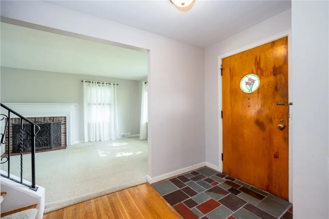 1711 N Winton Road, Irondequoit, New York 14609, Irondequoit, New York 14609, 3 Bedrooms Bedrooms, 7 Rooms Rooms,1 BathroomBathrooms,Residential,Closed,1711 N Winton Road, Irondequoit, New York 14609,R1611822
