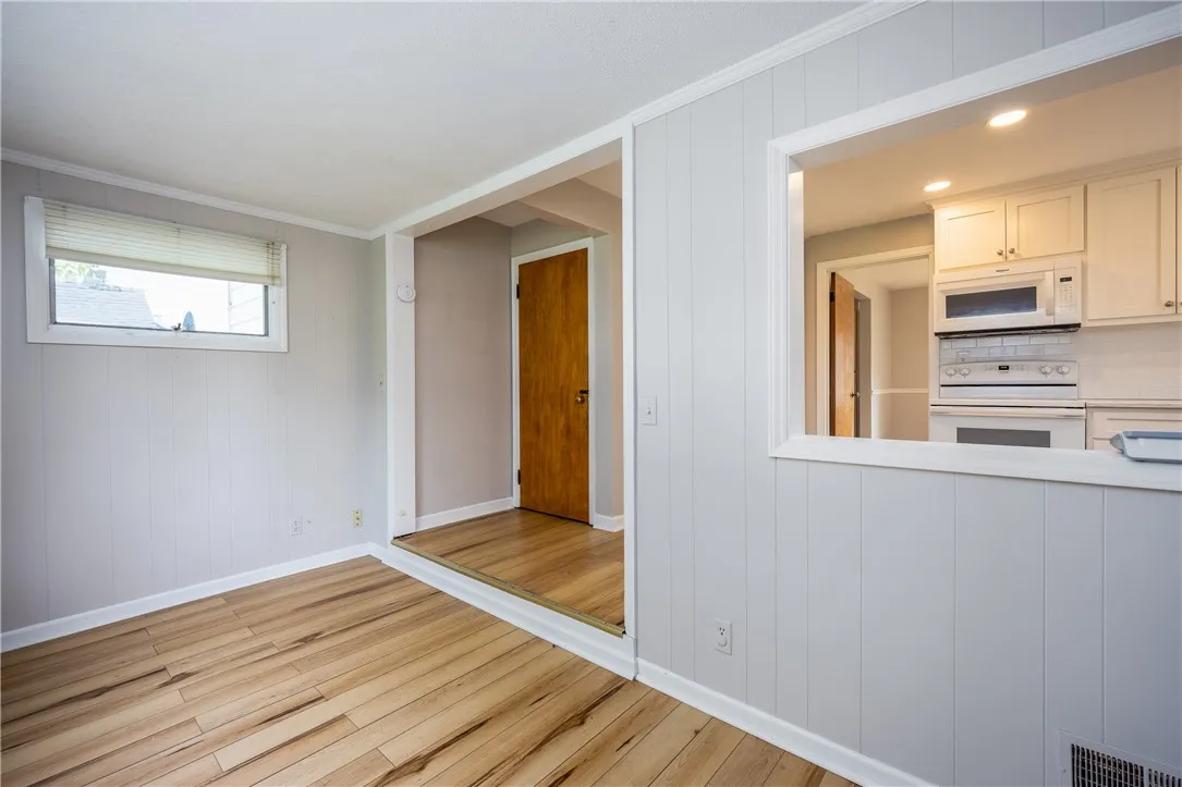 1711 N Winton Road, Irondequoit, New York 14609, Irondequoit, New York 14609, 3 Bedrooms Bedrooms, 7 Rooms Rooms,1 BathroomBathrooms,Residential,Closed,1711 N Winton Road, Irondequoit, New York 14609,R1611822