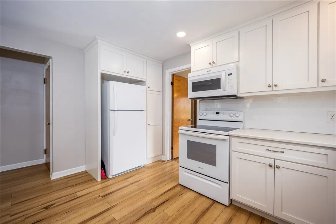 1711 N Winton Road, Irondequoit, New York 14609, Irondequoit, New York 14609, 3 Bedrooms Bedrooms, 7 Rooms Rooms,1 BathroomBathrooms,Residential,Closed,1711 N Winton Road, Irondequoit, New York 14609,R1611822