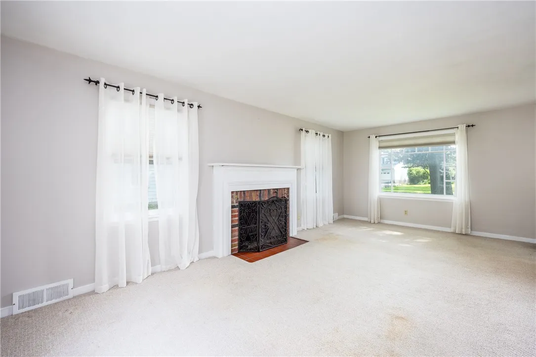 1711 N Winton Road, Irondequoit, New York 14609, Irondequoit, New York 14609, 3 Bedrooms Bedrooms, 7 Rooms Rooms,1 BathroomBathrooms,Residential,Closed,1711 N Winton Road, Irondequoit, New York 14609,R1611822