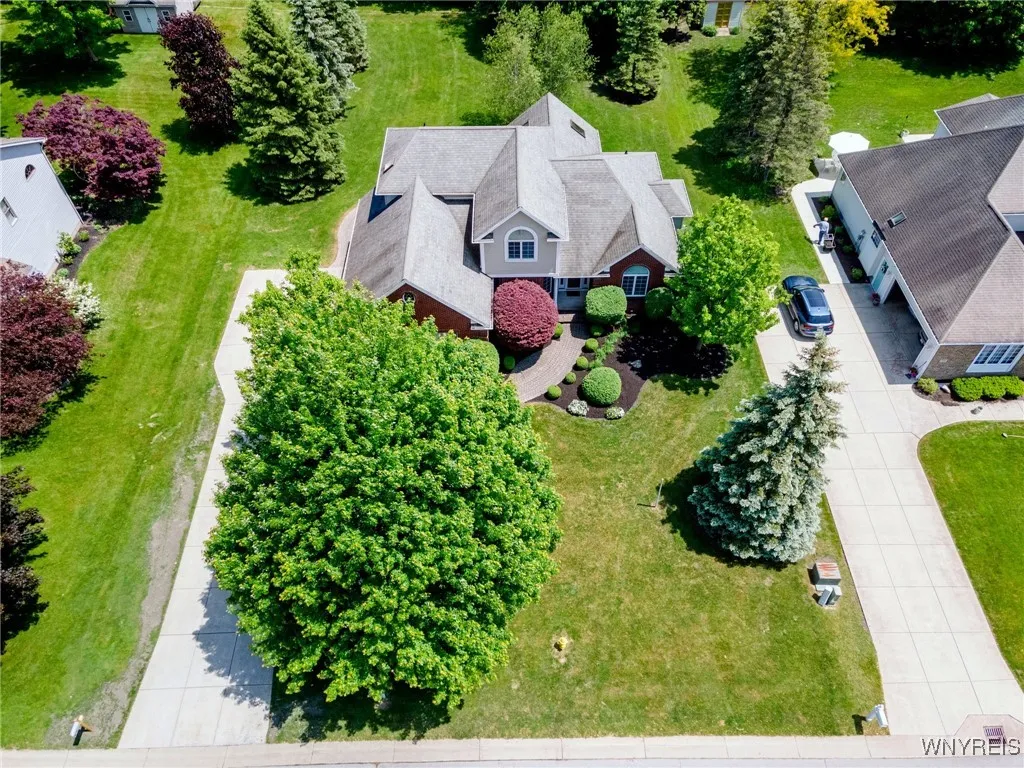 85 Alexander Way, Orchard Park, New York 14127, Orchard Park, New York 14127, 4 Bedrooms Bedrooms, 7 Rooms Rooms,2 BathroomsBathrooms,Residential,Closed,85 Alexander Way, Orchard Park, New York 14127,B1611409