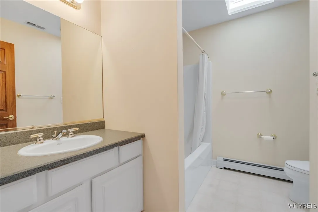 85 Alexander Way, Orchard Park, New York 14127, Orchard Park, New York 14127, 4 Bedrooms Bedrooms, 7 Rooms Rooms,2 BathroomsBathrooms,Residential,Closed,85 Alexander Way, Orchard Park, New York 14127,B1611409