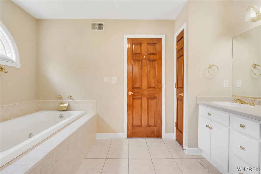 85 Alexander Way, Orchard Park, New York 14127, Orchard Park, New York 14127, 4 Bedrooms Bedrooms, 7 Rooms Rooms,2 BathroomsBathrooms,Residential,Closed,85 Alexander Way, Orchard Park, New York 14127,B1611409