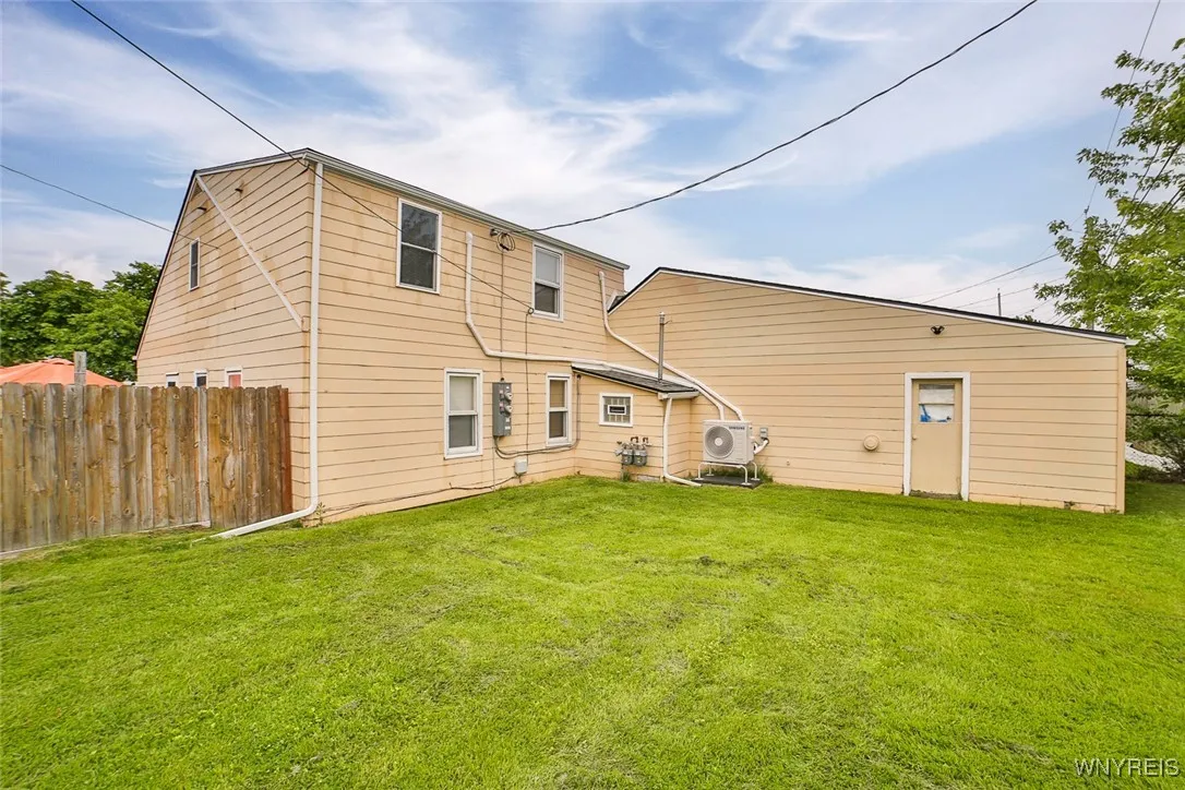 156 Hoover Avenue, Tonawanda-town, New York 14217, Tonawanda, New York 14217, 4 Bedrooms Bedrooms, ,2 BathroomsBathrooms,Residential,Closed,156 Hoover Avenue, Tonawanda-town, New York 14217,B1609755