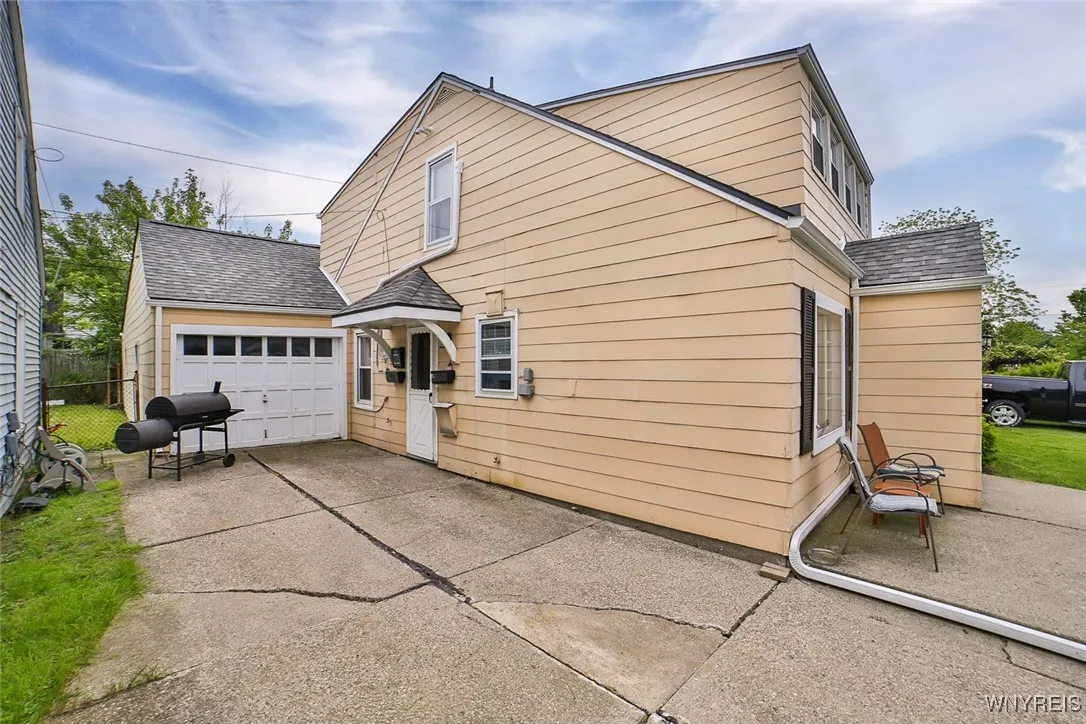 156 Hoover Avenue, Tonawanda-town, New York 14217, Tonawanda, New York 14217, 4 Bedrooms Bedrooms, ,2 BathroomsBathrooms,Residential,Closed,156 Hoover Avenue, Tonawanda-town, New York 14217,B1609755