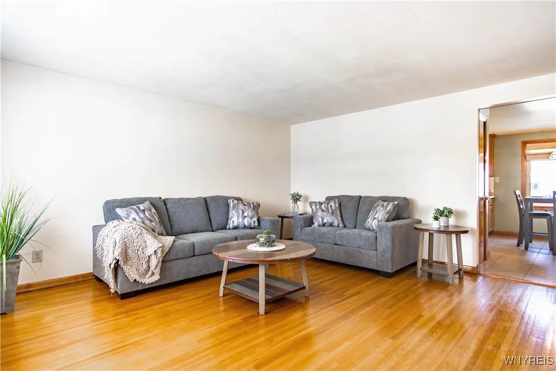 77 Karen Drive, Tonawanda-city, New York 14150, Tonawanda, New York 14150, 3 Bedrooms Bedrooms, 5 Rooms Rooms,1 BathroomBathrooms,Residential,Closed,77 Karen Drive, Tonawanda-city, New York 14150,B1611909