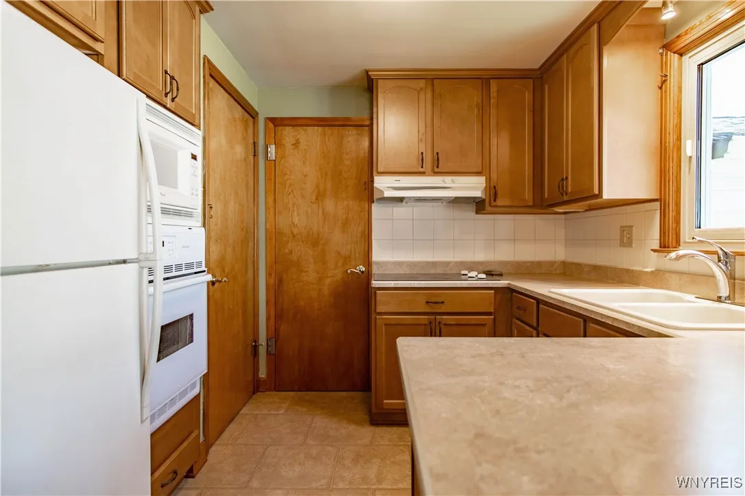 77 Karen Drive, Tonawanda-city, New York 14150, Tonawanda, New York 14150, 3 Bedrooms Bedrooms, 5 Rooms Rooms,1 BathroomBathrooms,Residential,Closed,77 Karen Drive, Tonawanda-city, New York 14150,B1611909
