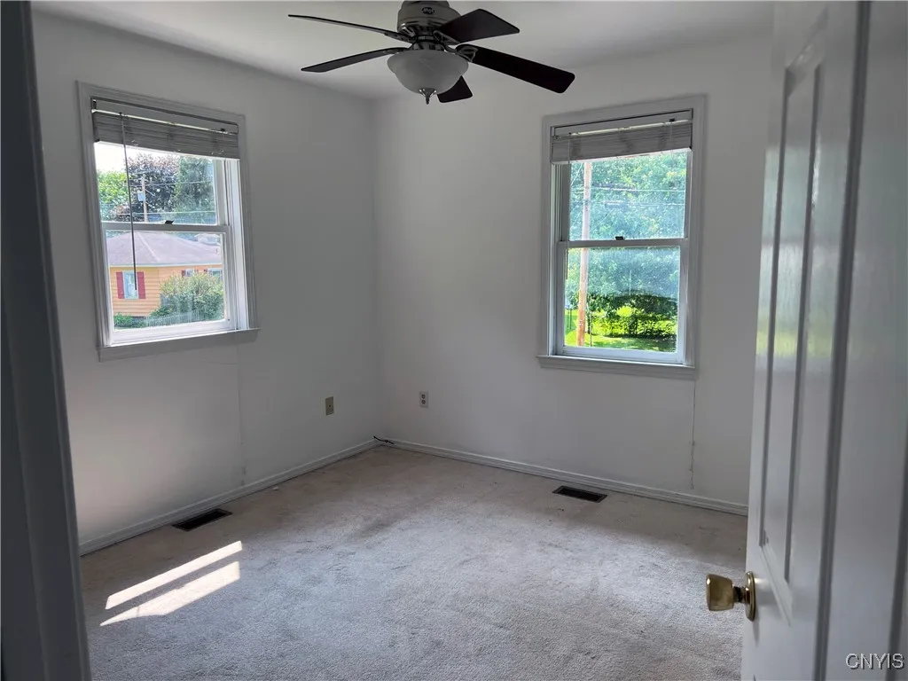 119 1/2 Dewey Avenue, Dewitt, New York 13066, De Witt, New York 13066, 3 Bedrooms Bedrooms, 9 Rooms Rooms,1 BathroomBathrooms,Residential,Closed,119 1/2 Dewey Avenue, Dewitt, New York 13066,S1611863