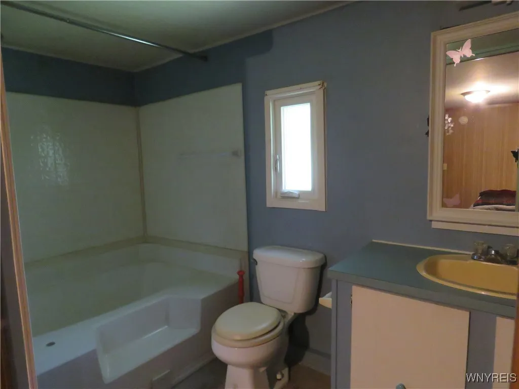 1042 Wish Circle Road, Marilla, New York 14052, Marilla, New York 14052, 2 Bedrooms Bedrooms, 7 Rooms Rooms,2 BathroomsBathrooms,Residential,For Sale,1042 Wish Circle Road, Marilla, New York 14052,B1611023