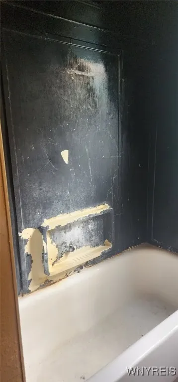 208 Lockwood Avenue, Buffalo, New York 14220, Buffalo, New York 14220, 4 Bedrooms Bedrooms, 10 Rooms Rooms,1 BathroomBathrooms,Residential,Closed,208 Lockwood Avenue, Buffalo, New York 14220,B1611891