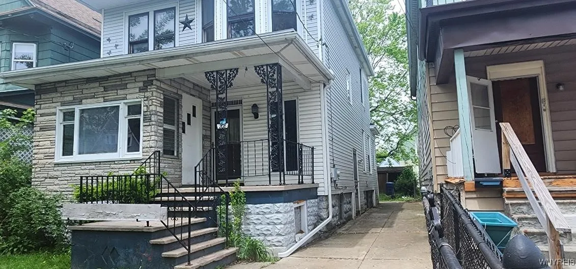 208 Lockwood Avenue, Buffalo, New York 14220, Buffalo, New York 14220, 4 Bedrooms Bedrooms, 10 Rooms Rooms,1 BathroomBathrooms,Residential,Closed,208 Lockwood Avenue, Buffalo, New York 14220,B1611891