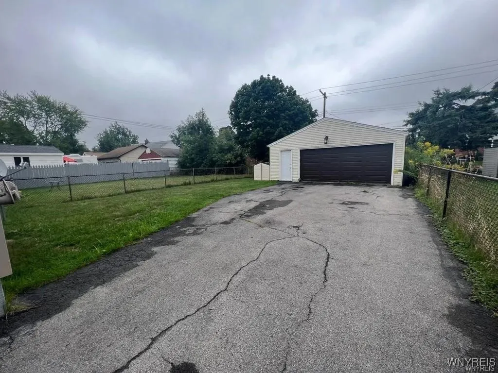 103 Kimberly Avenue, Buffalo, New York 14220, Buffalo, New York 14220, 4 Bedrooms Bedrooms, ,2 BathroomsBathrooms,Residential,Closed,103 Kimberly Avenue, Buffalo, New York 14220,B1612011