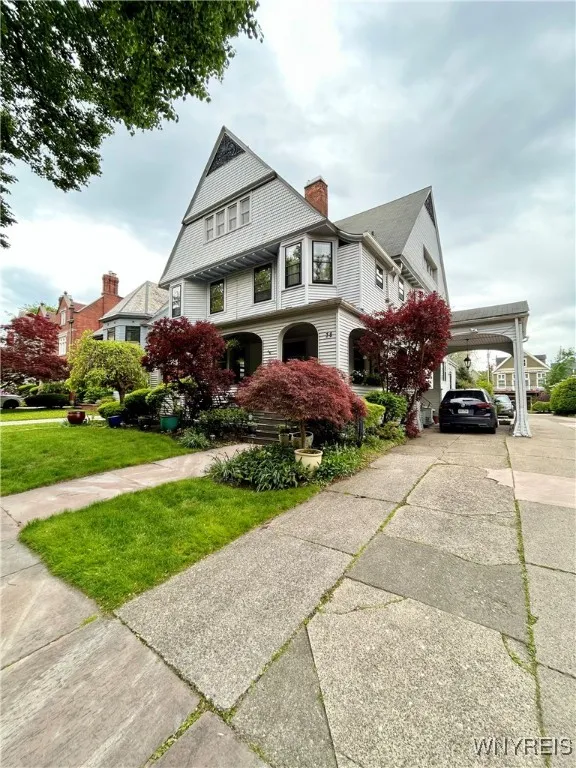 40 Oakland Place, Buffalo, New York 14222, Buffalo, New York 14222, 2 Bedrooms Bedrooms, 11 Rooms Rooms,2 BathroomsBathrooms,Residential Lease,Closed,40 Oakland Place, Buffalo, New York 14222,0,B1612025