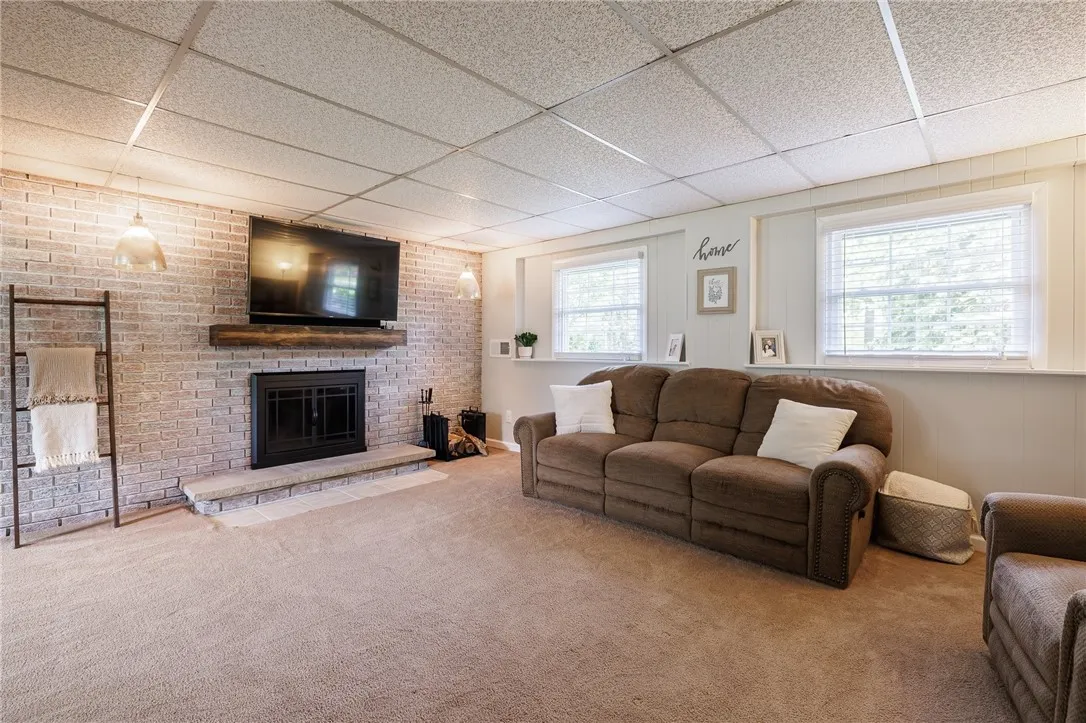 343 Squire Dale Lane, Greece, New York 14612, Greece, New York 14612, 3 Bedrooms Bedrooms, 7 Rooms Rooms,1 BathroomBathrooms,Residential,Closed,343 Squire Dale Lane, Greece, New York 14612,R1612026
