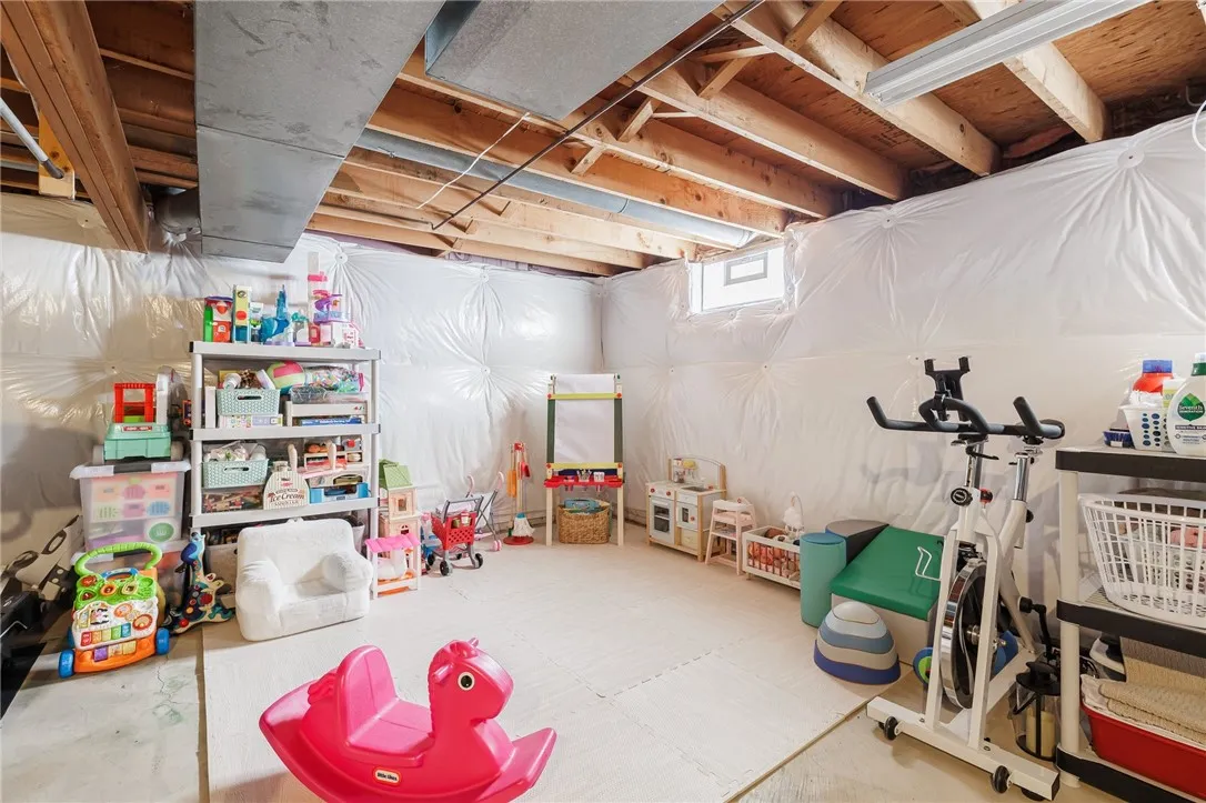 343 Squire Dale Lane, Greece, New York 14612, Greece, New York 14612, 3 Bedrooms Bedrooms, 7 Rooms Rooms,1 BathroomBathrooms,Residential,Closed,343 Squire Dale Lane, Greece, New York 14612,R1612026