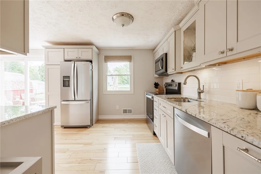 343 Squire Dale Lane, Greece, New York 14612, Greece, New York 14612, 3 Bedrooms Bedrooms, 7 Rooms Rooms,1 BathroomBathrooms,Residential,Closed,343 Squire Dale Lane, Greece, New York 14612,R1612026