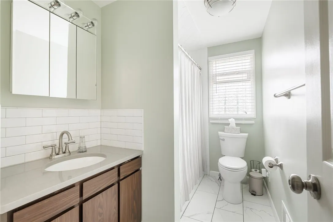 343 Squire Dale Lane, Greece, New York 14612, Greece, New York 14612, 3 Bedrooms Bedrooms, 7 Rooms Rooms,1 BathroomBathrooms,Residential,Closed,343 Squire Dale Lane, Greece, New York 14612,R1612026