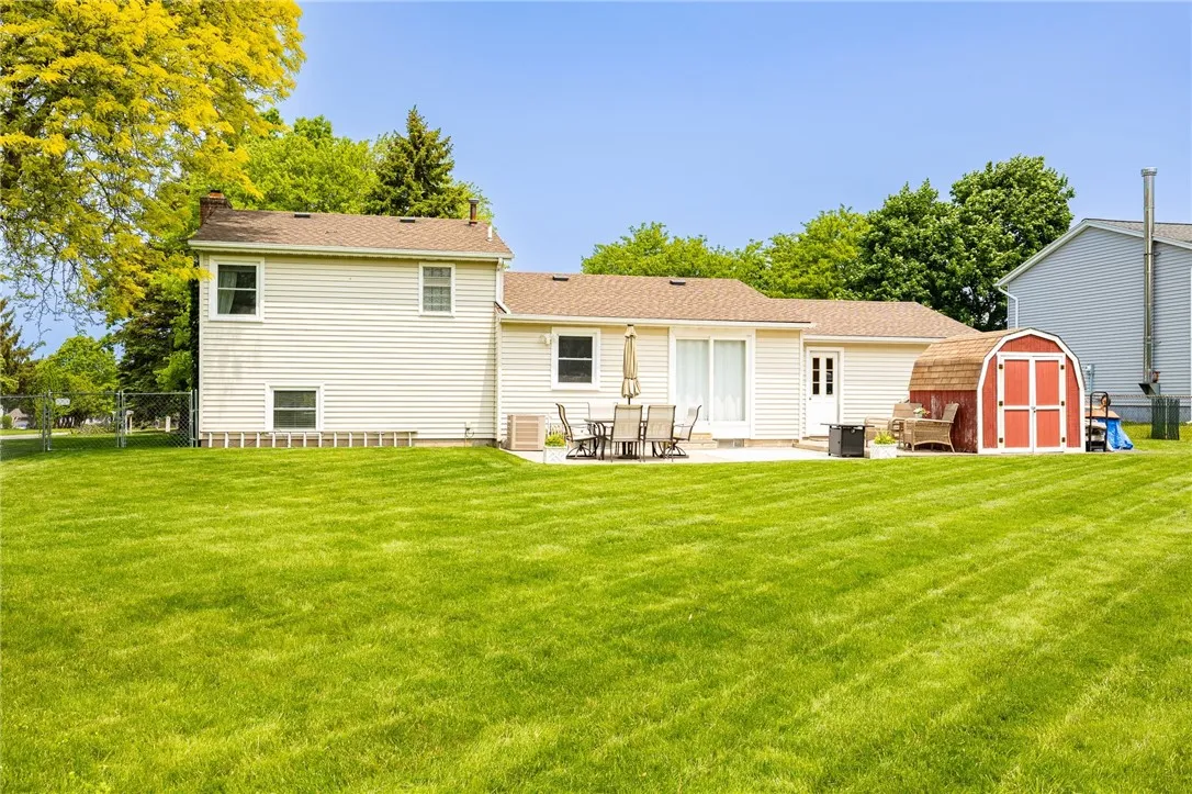 343 Squire Dale Lane, Greece, New York 14612, Greece, New York 14612, 3 Bedrooms Bedrooms, 7 Rooms Rooms,1 BathroomBathrooms,Residential,Closed,343 Squire Dale Lane, Greece, New York 14612,R1612026