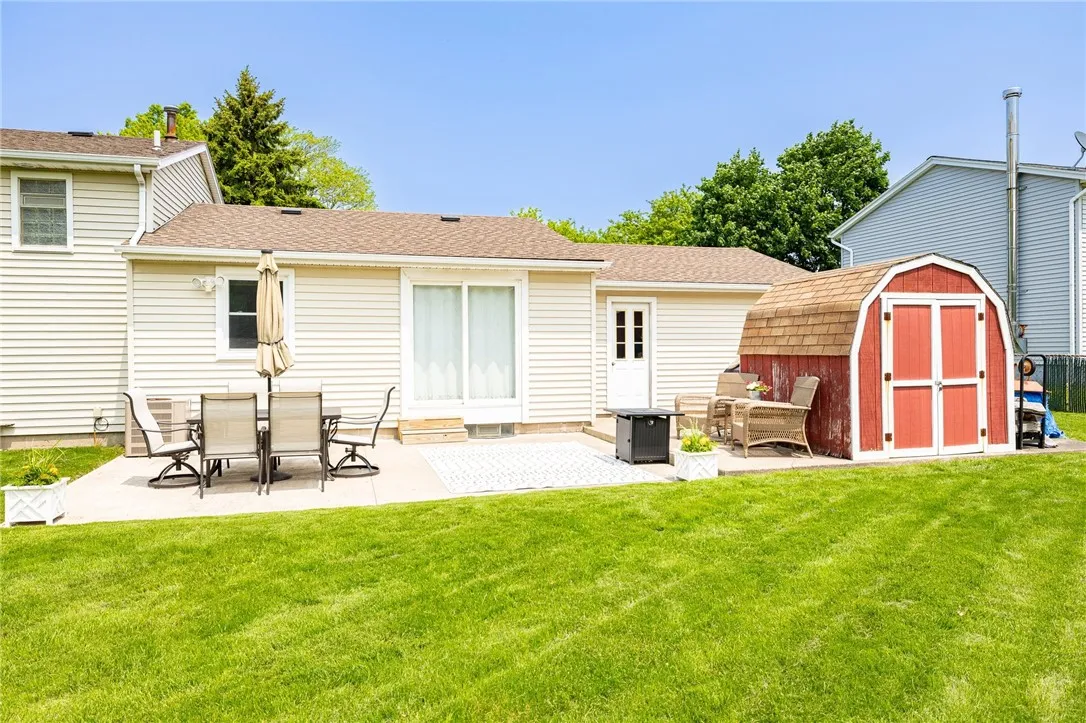 343 Squire Dale Lane, Greece, New York 14612, Greece, New York 14612, 3 Bedrooms Bedrooms, 7 Rooms Rooms,1 BathroomBathrooms,Residential,Closed,343 Squire Dale Lane, Greece, New York 14612,R1612026
