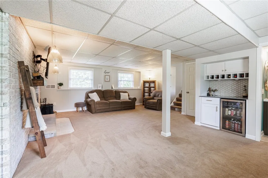 343 Squire Dale Lane, Greece, New York 14612, Greece, New York 14612, 3 Bedrooms Bedrooms, 7 Rooms Rooms,1 BathroomBathrooms,Residential,Closed,343 Squire Dale Lane, Greece, New York 14612,R1612026