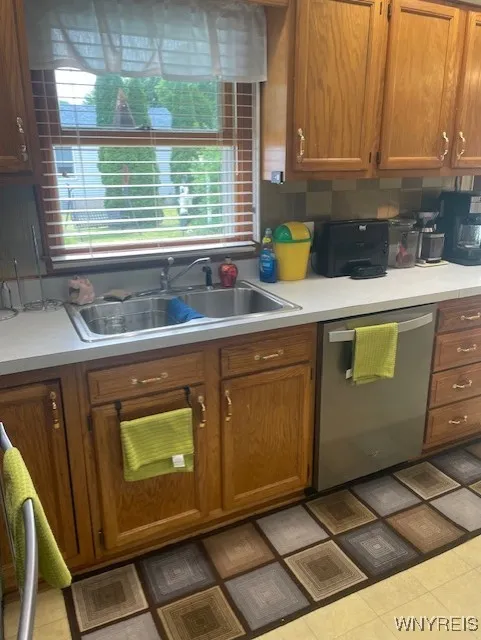 1003 98th Street, Niagara Falls, New York 14304, Niagara Falls, New York 14304, 3 Bedrooms Bedrooms, 6 Rooms Rooms,1 BathroomBathrooms,Residential,Closed,1003 98th Street, Niagara Falls, New York 14304,0,B1612034