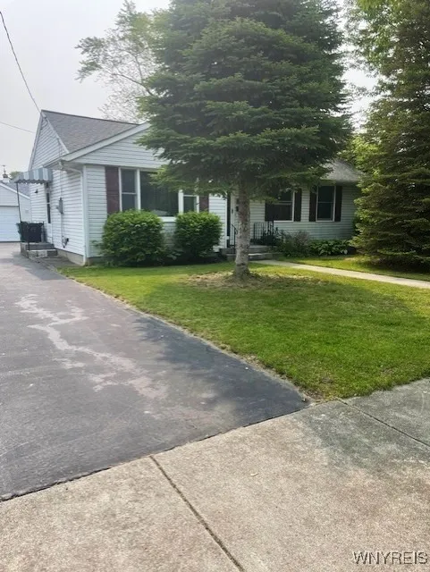 1003 98th Street, Niagara Falls, New York 14304, Niagara Falls, New York 14304, 3 Bedrooms Bedrooms, 6 Rooms Rooms,1 BathroomBathrooms,Residential,Closed,1003 98th Street, Niagara Falls, New York 14304,0,B1612034