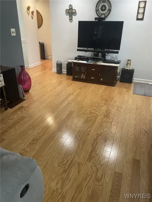 1003 98th Street, Niagara Falls, New York 14304, Niagara Falls, New York 14304, 3 Bedrooms Bedrooms, 6 Rooms Rooms,1 BathroomBathrooms,Residential,Closed,1003 98th Street, Niagara Falls, New York 14304,0,B1612034