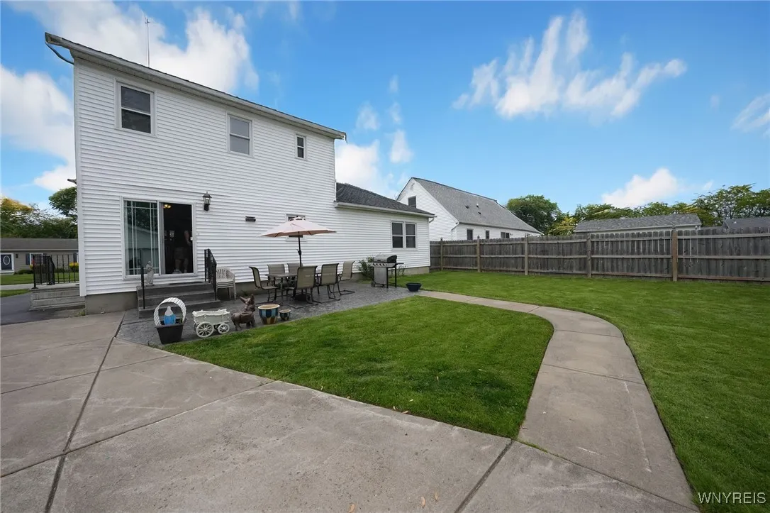 283 Summit Avenue, West Seneca, New York 14224, West Seneca, New York 14224, 4 Bedrooms Bedrooms, 8 Rooms Rooms,2 BathroomsBathrooms,Residential,Closed,283 Summit Avenue, West Seneca, New York 14224,0,B1609337