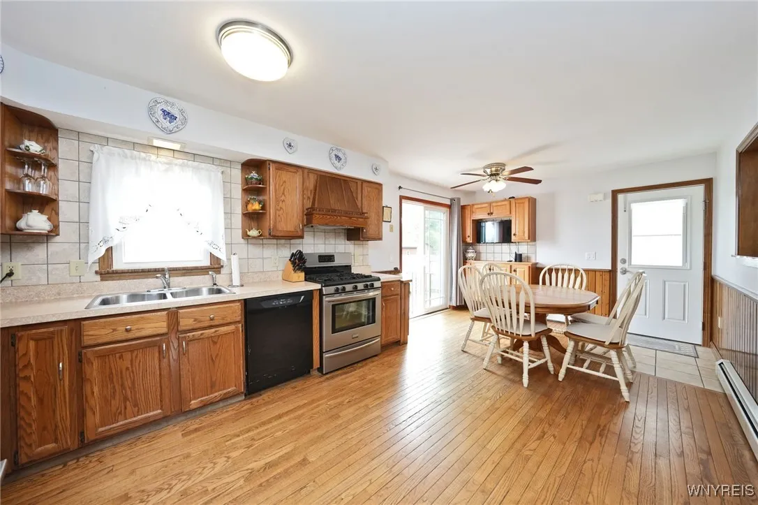 283 Summit Avenue, West Seneca, New York 14224, West Seneca, New York 14224, 4 Bedrooms Bedrooms, 8 Rooms Rooms,2 BathroomsBathrooms,Residential,Closed,283 Summit Avenue, West Seneca, New York 14224,0,B1609337