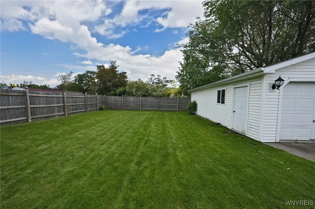 283 Summit Avenue, West Seneca, New York 14224, West Seneca, New York 14224, 4 Bedrooms Bedrooms, 8 Rooms Rooms,2 BathroomsBathrooms,Residential,Closed,283 Summit Avenue, West Seneca, New York 14224,0,B1609337