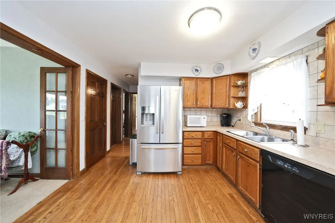 283 Summit Avenue, West Seneca, New York 14224, West Seneca, New York 14224, 4 Bedrooms Bedrooms, 8 Rooms Rooms,2 BathroomsBathrooms,Residential,Closed,283 Summit Avenue, West Seneca, New York 14224,0,B1609337
