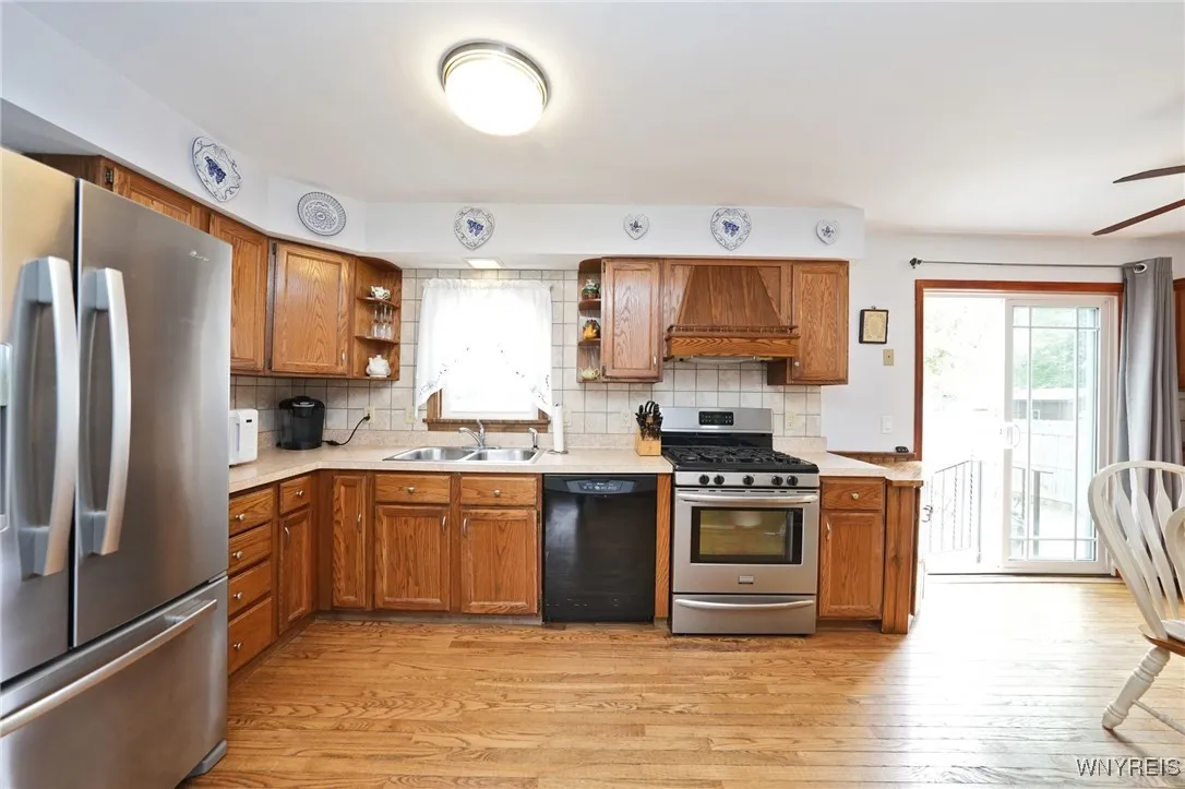 283 Summit Avenue, West Seneca, New York 14224, West Seneca, New York 14224, 4 Bedrooms Bedrooms, 8 Rooms Rooms,2 BathroomsBathrooms,Residential,Closed,283 Summit Avenue, West Seneca, New York 14224,0,B1609337
