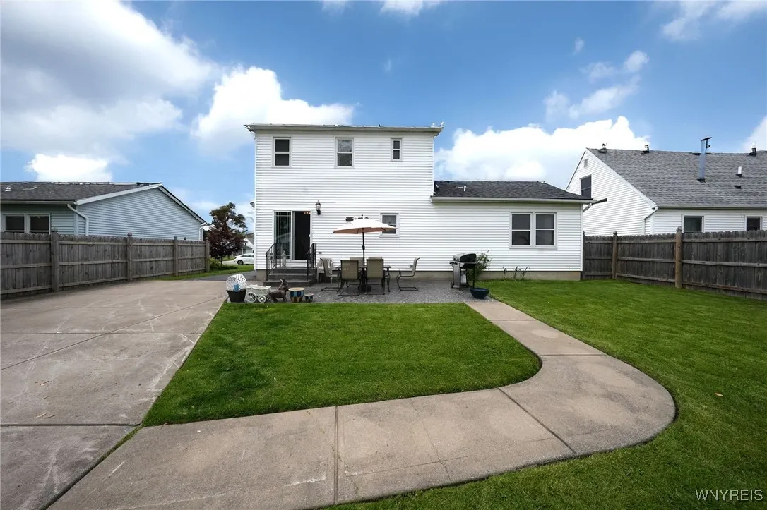 283 Summit Avenue, West Seneca, New York 14224, West Seneca, New York 14224, 4 Bedrooms Bedrooms, 8 Rooms Rooms,2 BathroomsBathrooms,Residential,Closed,283 Summit Avenue, West Seneca, New York 14224,0,B1609337