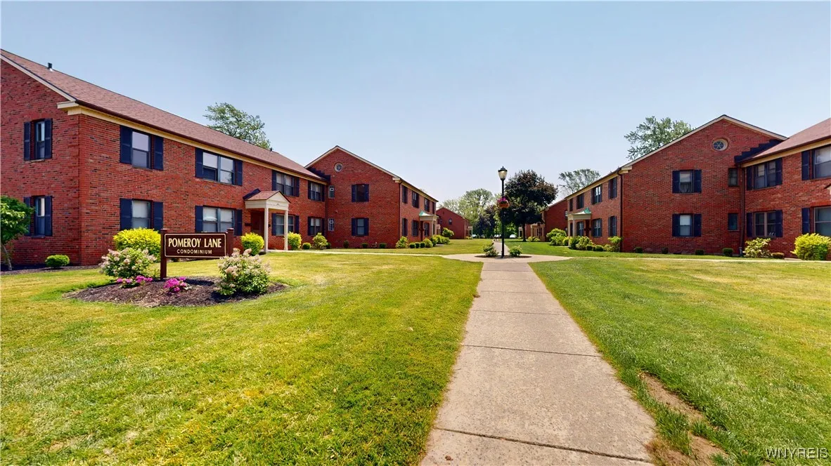 3901 Main Street 10c, Amherst, New York 14226, Amherst, New York 14226, 2 Bedrooms Bedrooms, 5 Rooms Rooms,1 BathroomBathrooms,Residential Lease,For Rent,3901 Main Street 10c, Amherst, New York 14226,B1608720