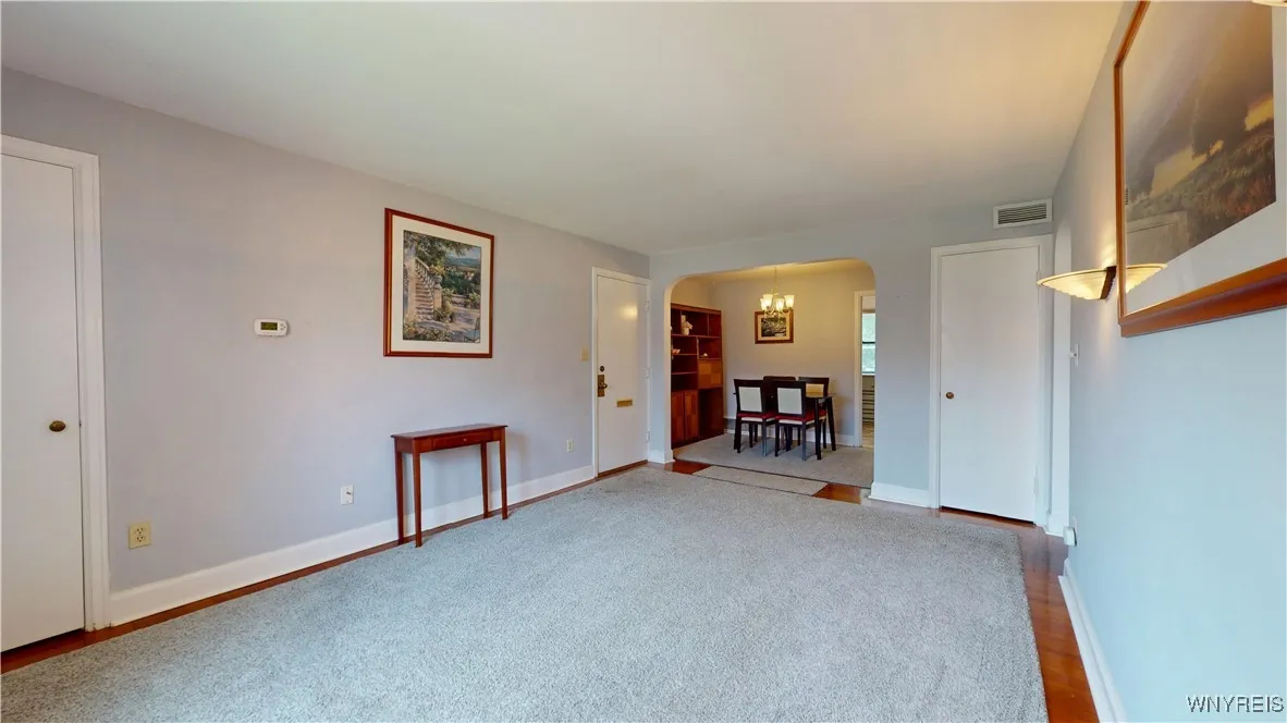 3901 Main Street 10c, Amherst, New York 14226, Amherst, New York 14226, 2 Bedrooms Bedrooms, 5 Rooms Rooms,1 BathroomBathrooms,Residential Lease,For Rent,3901 Main Street 10c, Amherst, New York 14226,B1608720