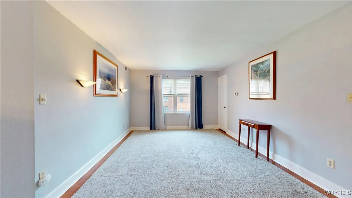 3901 Main Street 10c, Amherst, New York 14226, Amherst, New York 14226, 2 Bedrooms Bedrooms, 5 Rooms Rooms,1 BathroomBathrooms,Residential Lease,For Rent,3901 Main Street 10c, Amherst, New York 14226,B1608720
