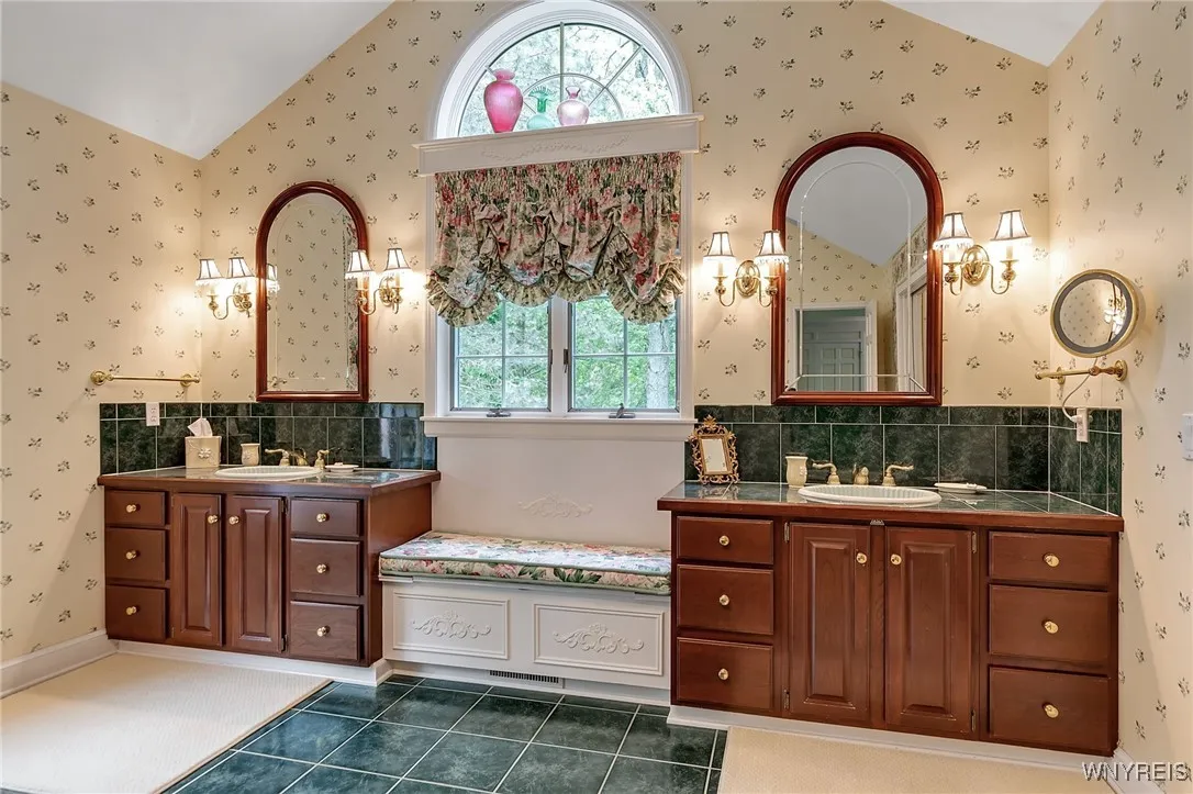 163 Roxbury Park, Amherst, New York 14051, Amherst, New York 14051, 4 Bedrooms Bedrooms, 14 Rooms Rooms,2 BathroomsBathrooms,Residential,For Sale,163 Roxbury Park, Amherst, New York 14051,B1610771