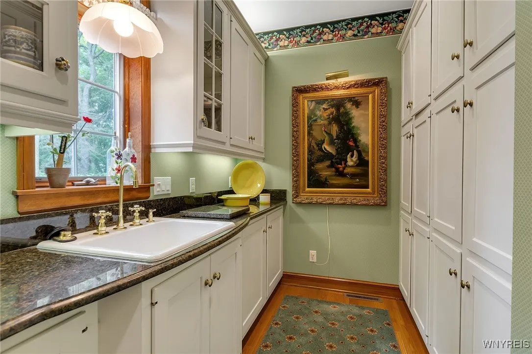 163 Roxbury Park, Amherst, New York 14051, Amherst, New York 14051, 4 Bedrooms Bedrooms, 14 Rooms Rooms,2 BathroomsBathrooms,Residential,For Sale,163 Roxbury Park, Amherst, New York 14051,B1610771