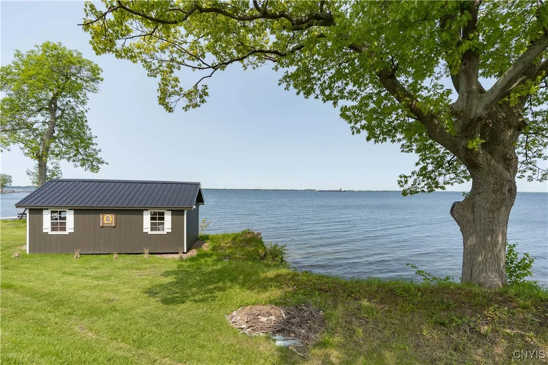 32160 State Route 12e, Cape Vincent, New York 1361, Cape Vincent, New York 13618, 3 Bedrooms Bedrooms, 7 Rooms Rooms,2 BathroomsBathrooms,Residential,Closed,32160 State Route 12e, Cape Vincent, New York 1361,0,S1610610