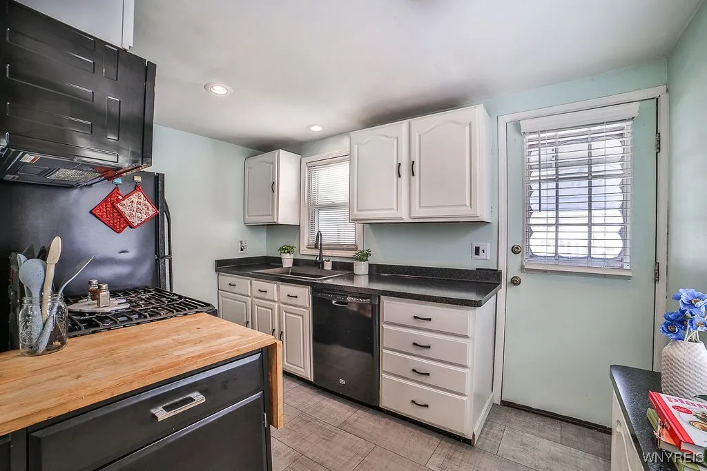 205 Carmel Road, Buffalo, New York 14214, Buffalo, New York 14214, 3 Bedrooms Bedrooms, 6 Rooms Rooms,2 BathroomsBathrooms,Residential,Closed,205 Carmel Road, Buffalo, New York 14214,B1612138