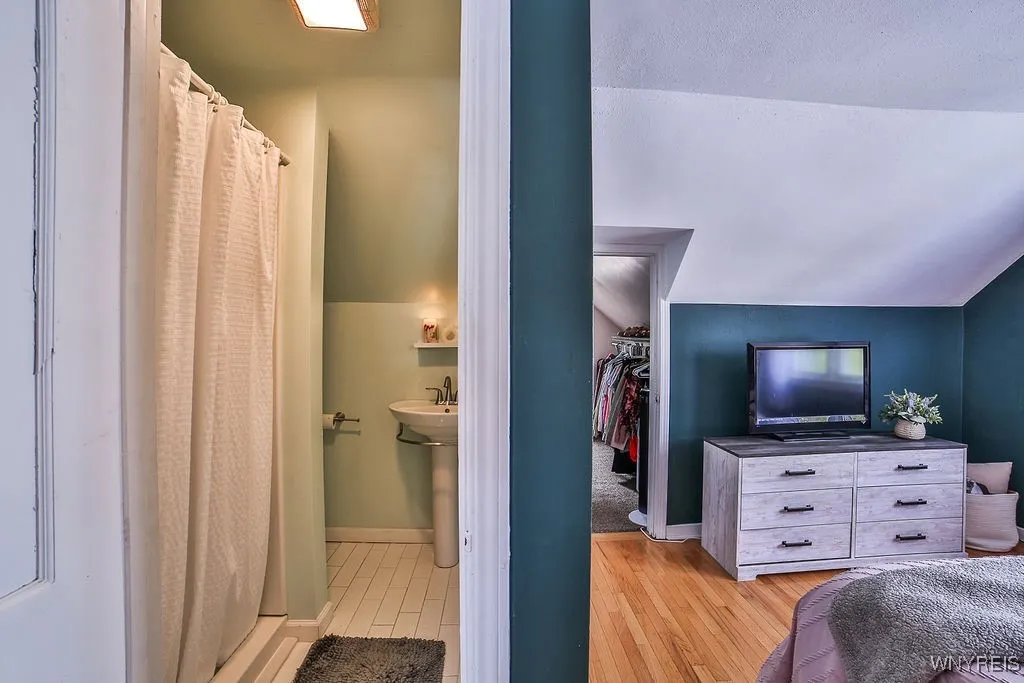 View of full bathroom in primary