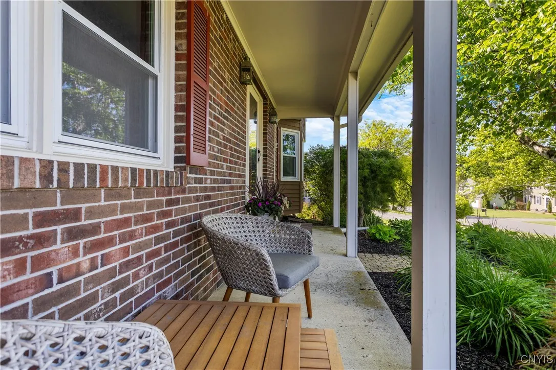 8178 Old Sunridge Drive, Manlius, New York 13104, Manlius, New York 13104, 4 Bedrooms Bedrooms, 11 Rooms Rooms,2 BathroomsBathrooms,Residential,Closed,8178 Old Sunridge Drive, Manlius, New York 13104,S1602425