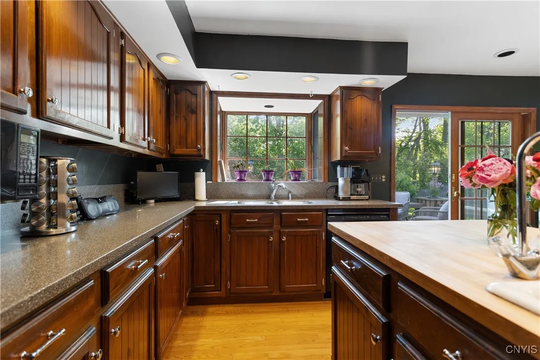 8178 Old Sunridge Drive, Manlius, New York 13104, Manlius, New York 13104, 4 Bedrooms Bedrooms, 11 Rooms Rooms,2 BathroomsBathrooms,Residential,Closed,8178 Old Sunridge Drive, Manlius, New York 13104,S1602425