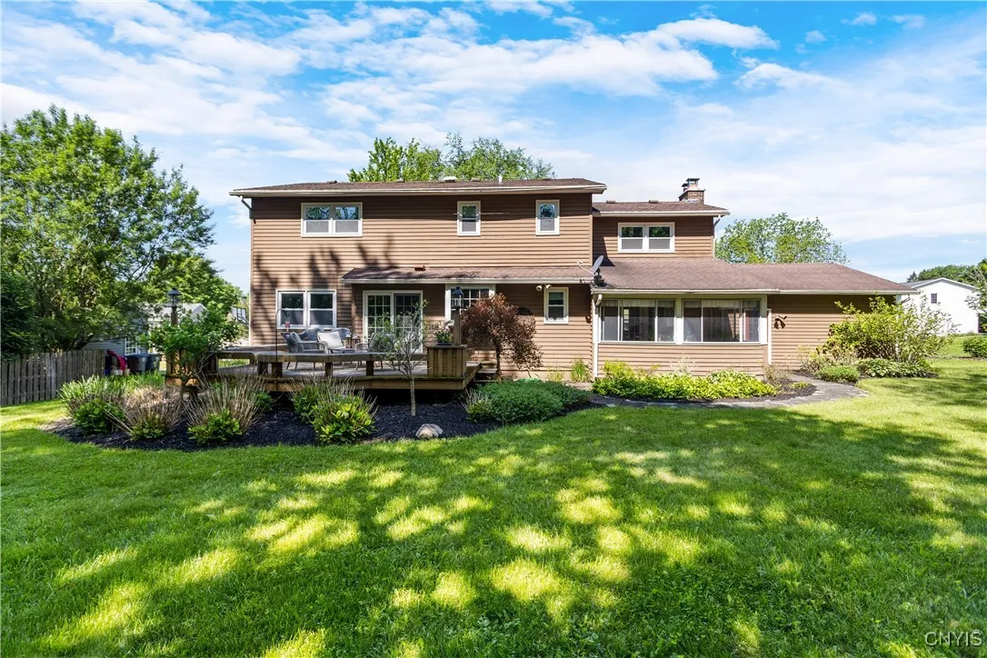 8178 Old Sunridge Drive, Manlius, New York 13104, Manlius, New York 13104, 4 Bedrooms Bedrooms, 11 Rooms Rooms,2 BathroomsBathrooms,Residential,Closed,8178 Old Sunridge Drive, Manlius, New York 13104,S1602425