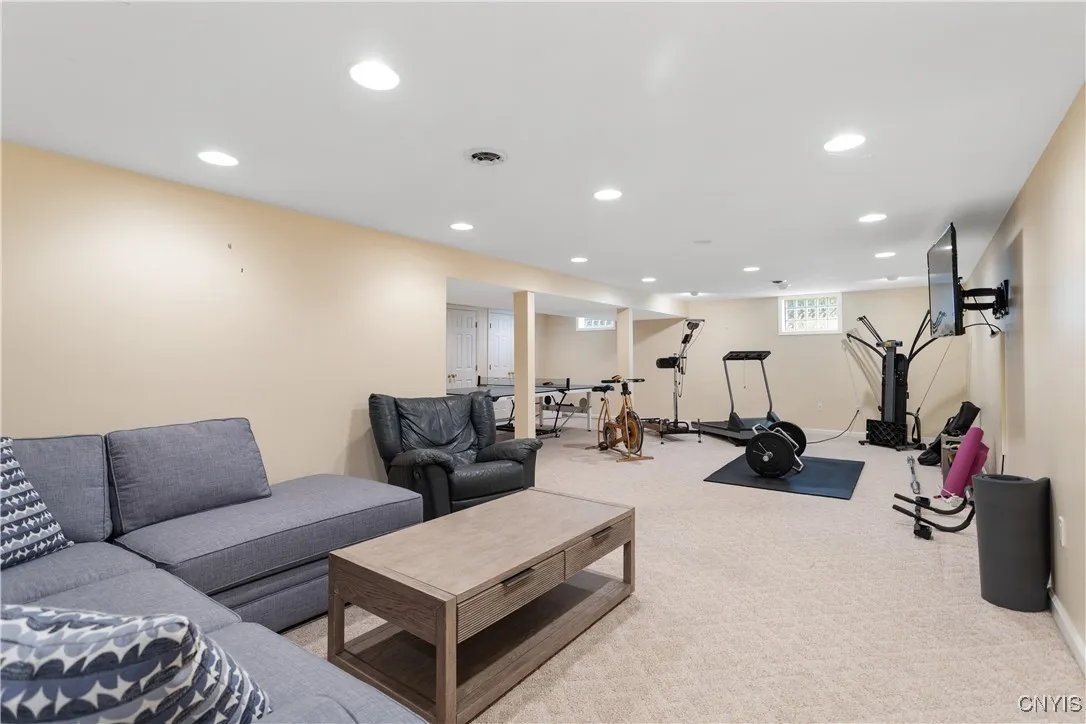 8178 Old Sunridge Drive, Manlius, New York 13104, Manlius, New York 13104, 4 Bedrooms Bedrooms, 11 Rooms Rooms,2 BathroomsBathrooms,Residential,Closed,8178 Old Sunridge Drive, Manlius, New York 13104,S1602425