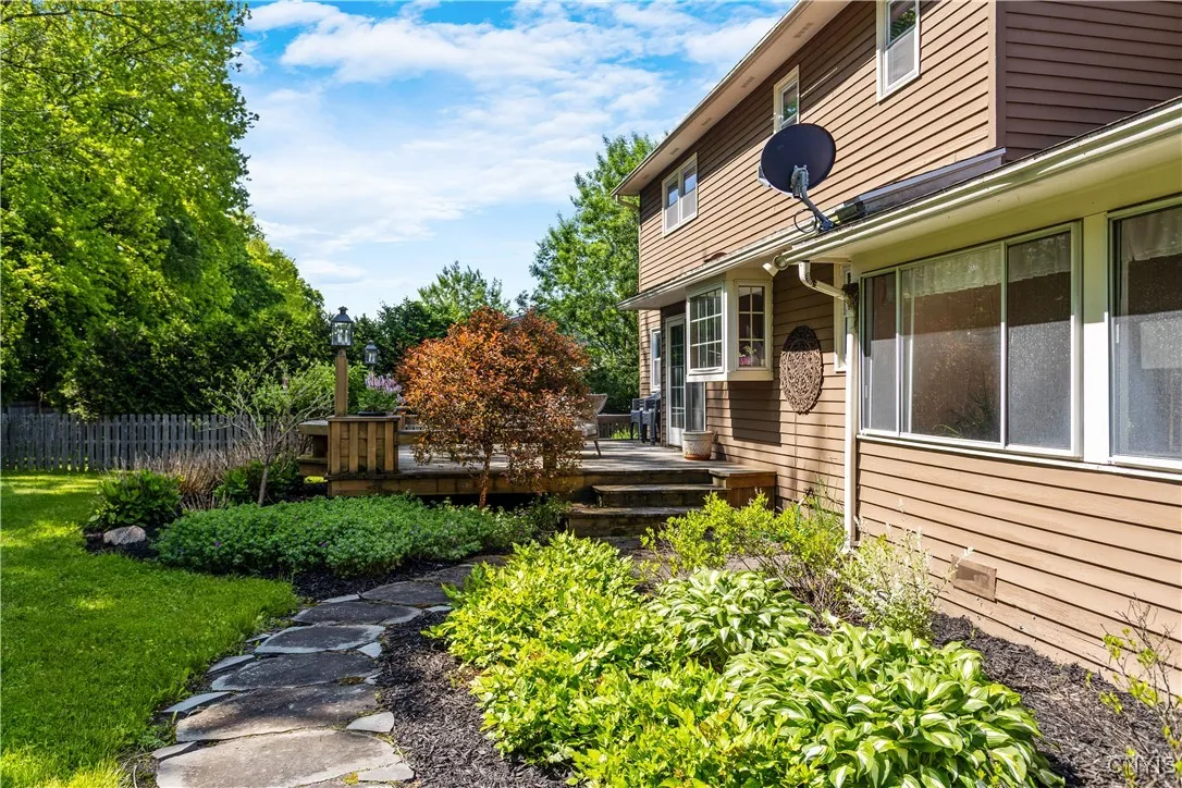 8178 Old Sunridge Drive, Manlius, New York 13104, Manlius, New York 13104, 4 Bedrooms Bedrooms, 11 Rooms Rooms,2 BathroomsBathrooms,Residential,Closed,8178 Old Sunridge Drive, Manlius, New York 13104,S1602425