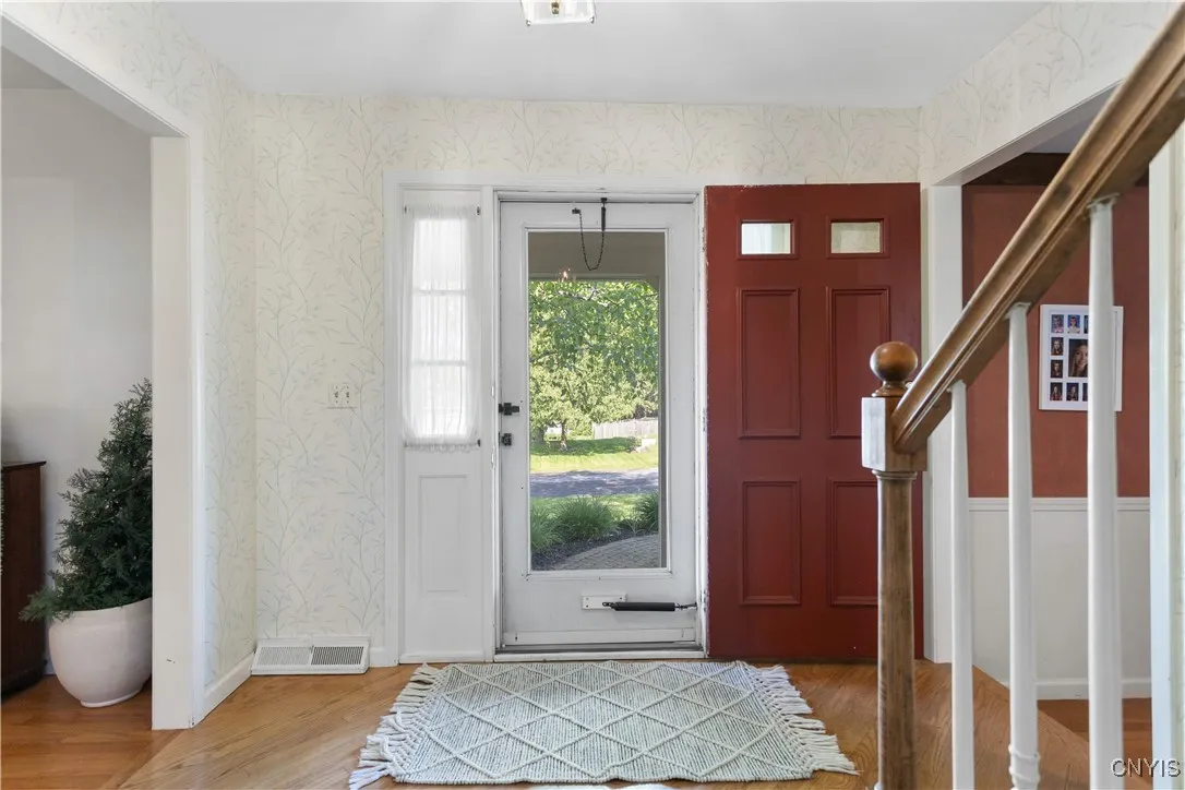 8178 Old Sunridge Drive, Manlius, New York 13104, Manlius, New York 13104, 4 Bedrooms Bedrooms, 11 Rooms Rooms,2 BathroomsBathrooms,Residential,Closed,8178 Old Sunridge Drive, Manlius, New York 13104,S1602425