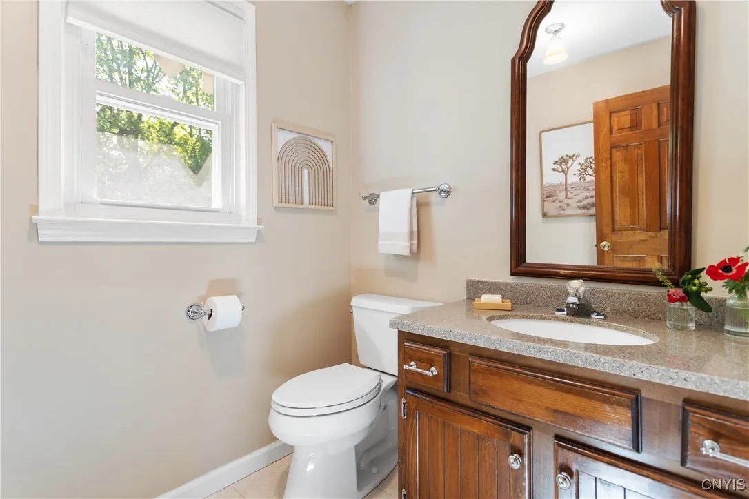 8178 Old Sunridge Drive, Manlius, New York 13104, Manlius, New York 13104, 4 Bedrooms Bedrooms, 11 Rooms Rooms,2 BathroomsBathrooms,Residential,Closed,8178 Old Sunridge Drive, Manlius, New York 13104,S1602425