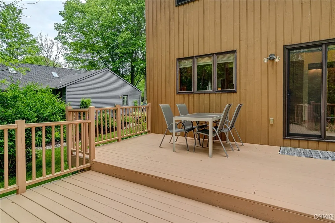 Ideal Deck for entertaining